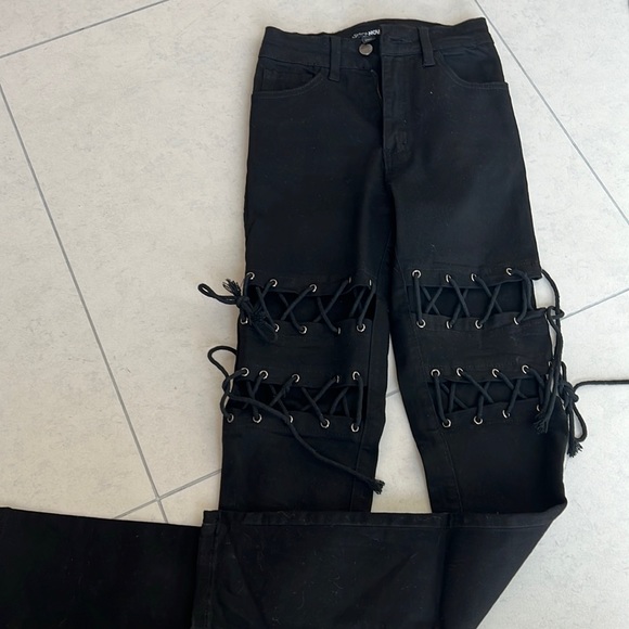 FASHION NOVA JEANS - Picture 1 of 3